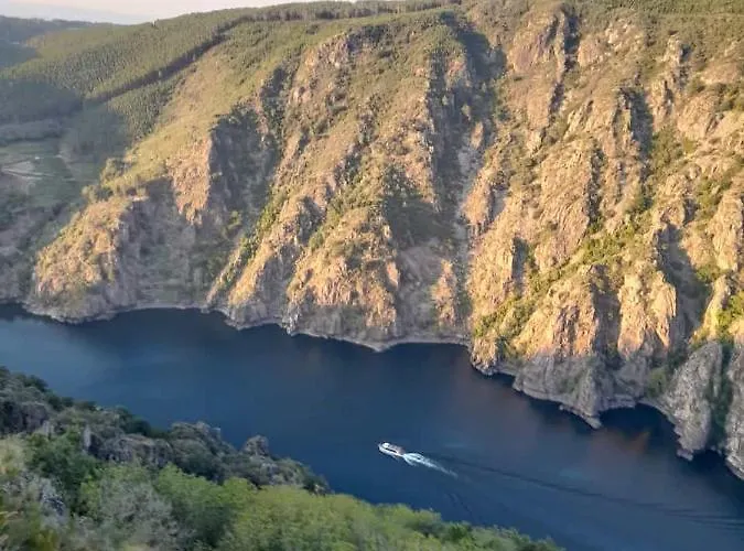 度假居 Casa Da Canella - En La Ribeira Sacra 奥伦塞